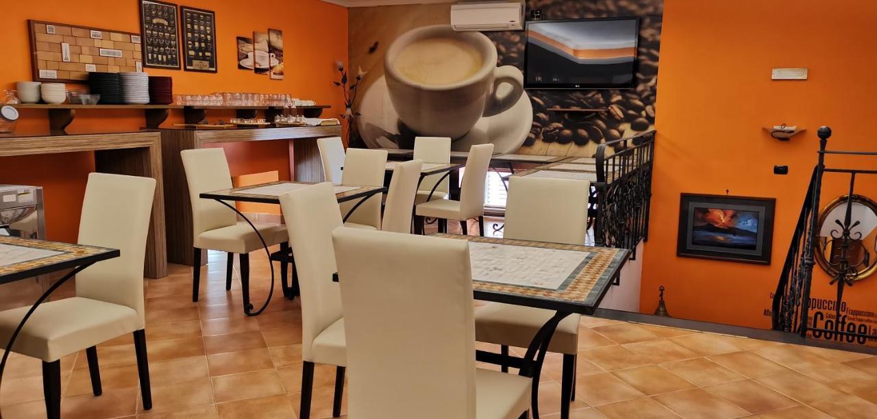 Hotel Neapolis מראה חיצוני תמונה