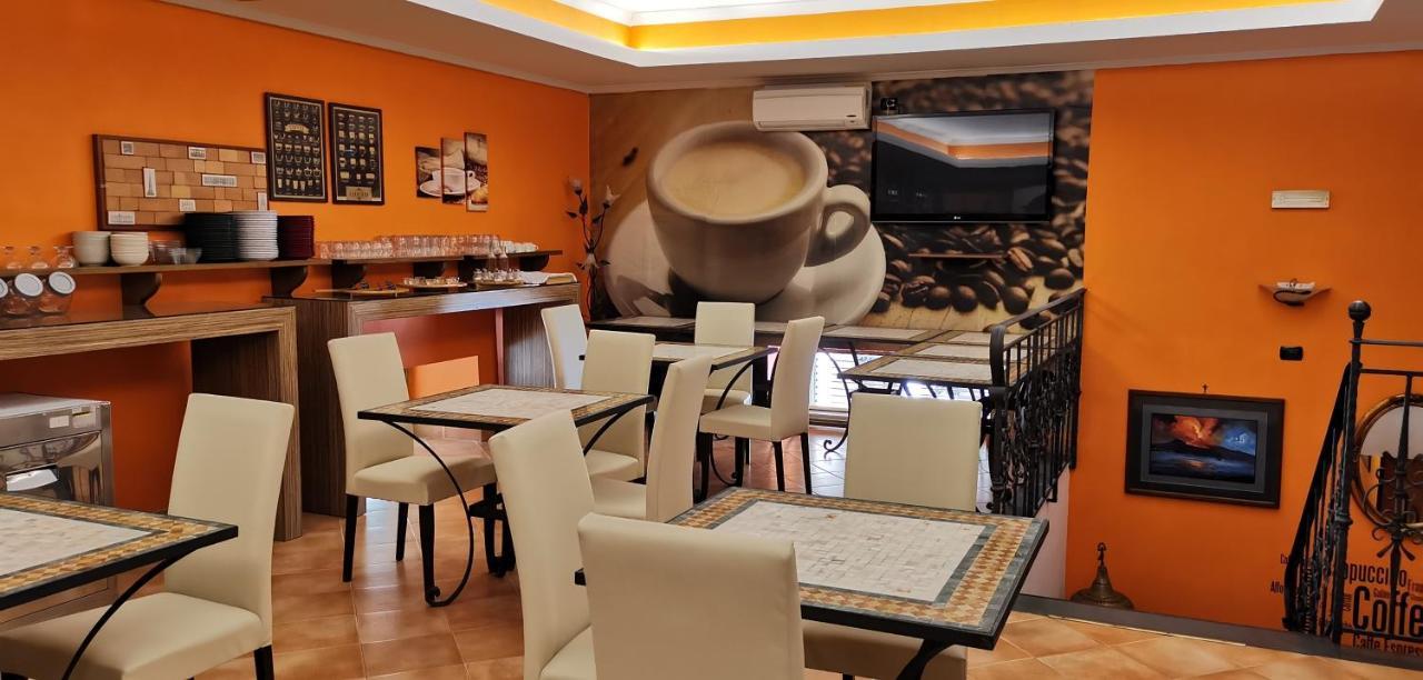 Hotel Neapolis מראה חיצוני תמונה