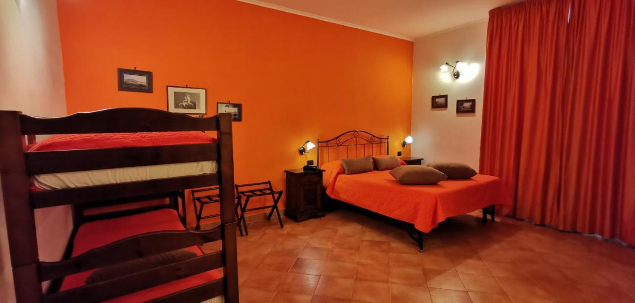 Hotel Neapolis מראה חיצוני תמונה