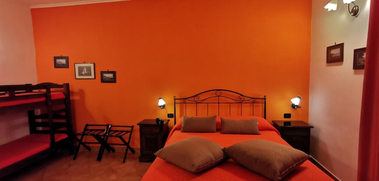 Hotel Neapolis מראה חיצוני תמונה