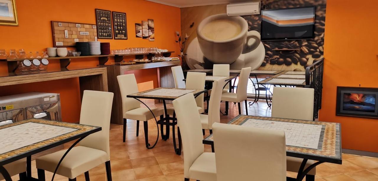 Hotel Neapolis מראה חיצוני תמונה