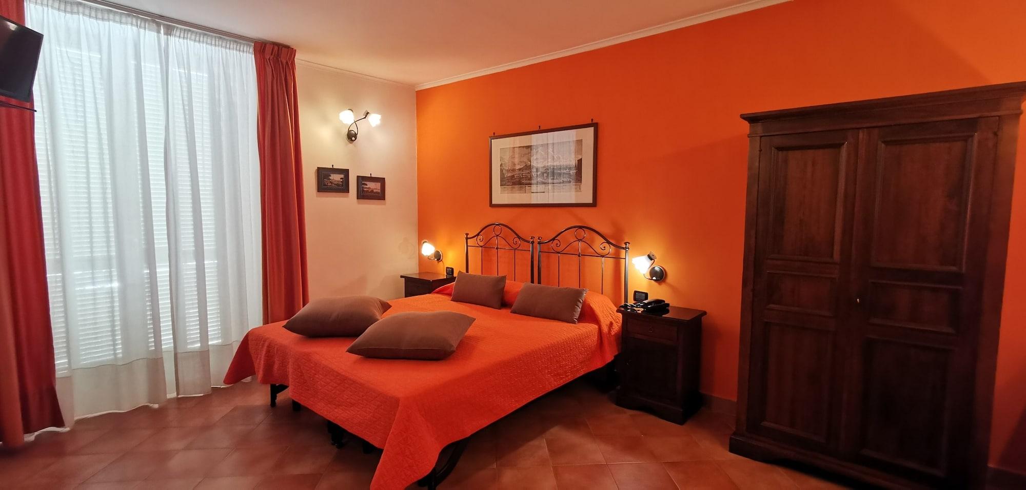 Hotel Neapolis מראה חיצוני תמונה
