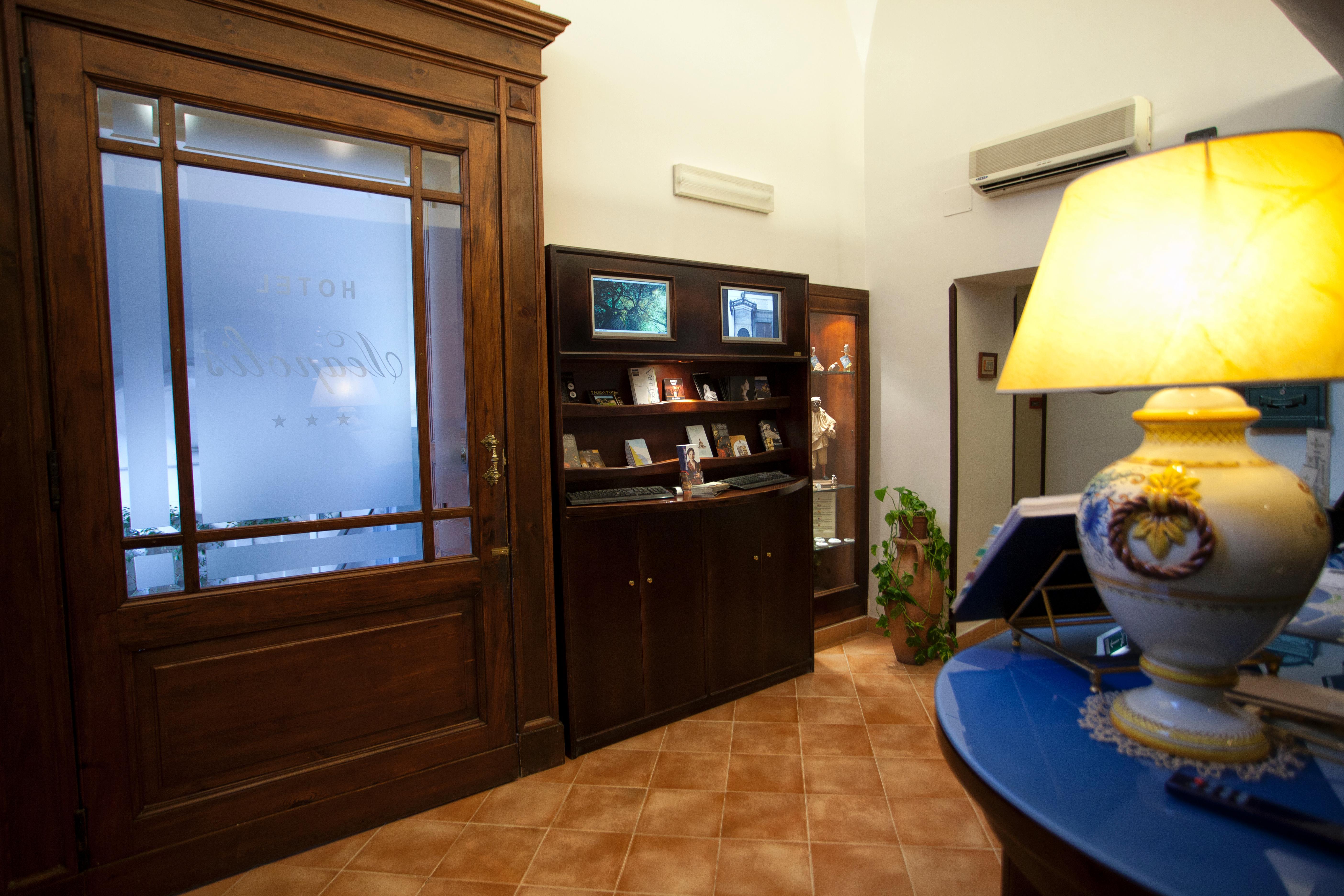 Hotel Neapolis מראה פנימי תמונה