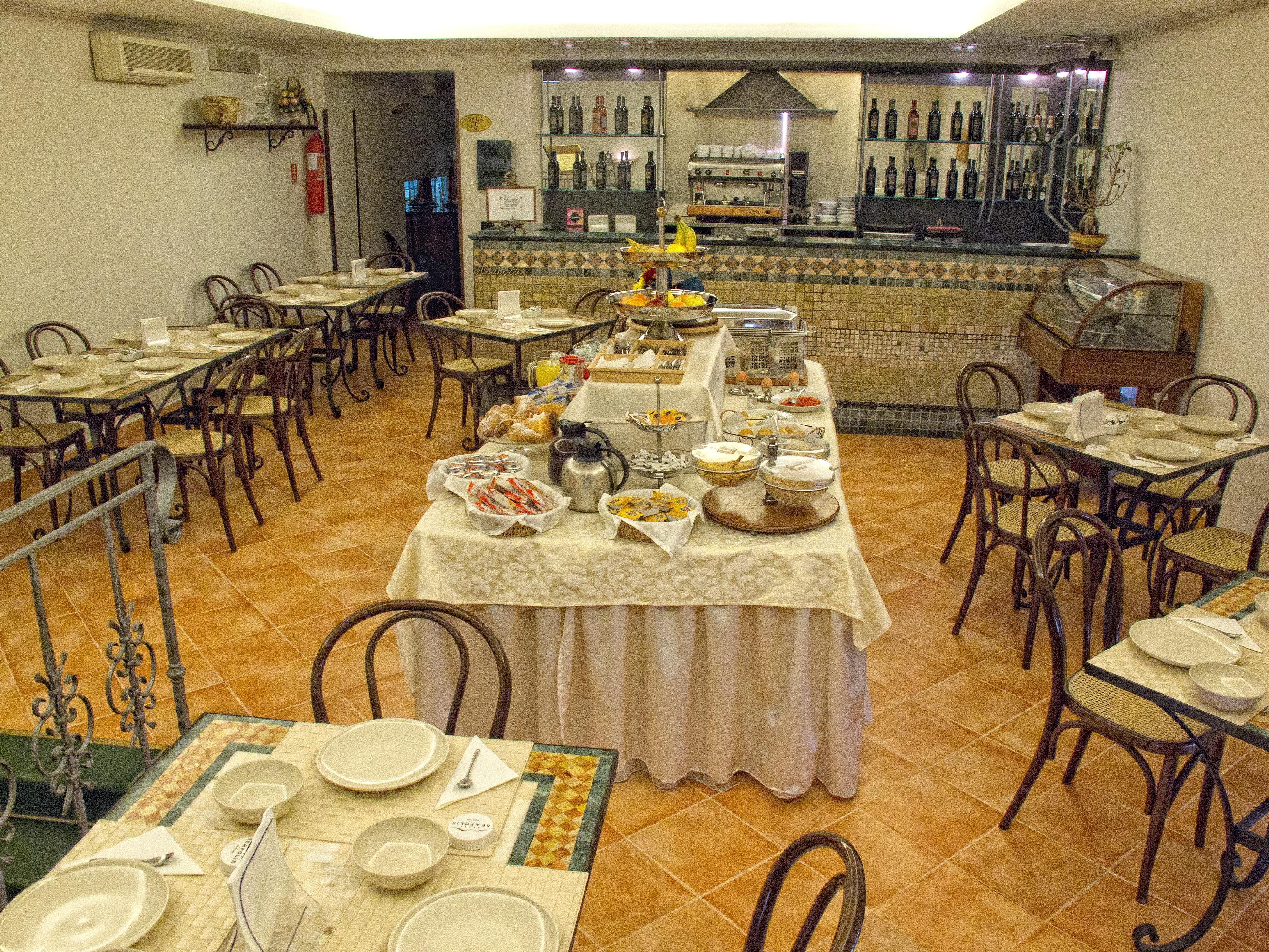 Hotel Neapolis מראה חיצוני תמונה
