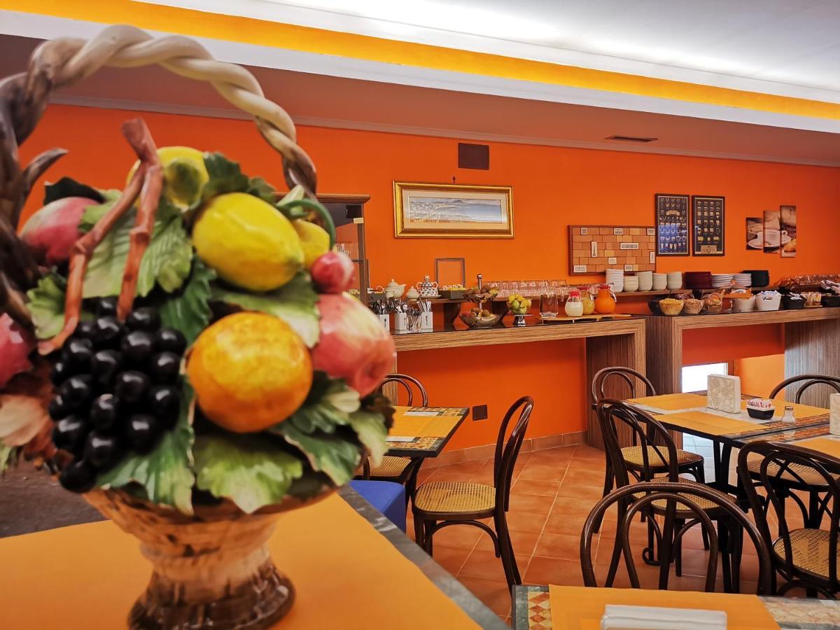 Hotel Neapolis מראה חיצוני תמונה