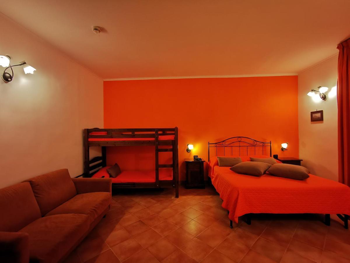 Hotel Neapolis מראה חיצוני תמונה