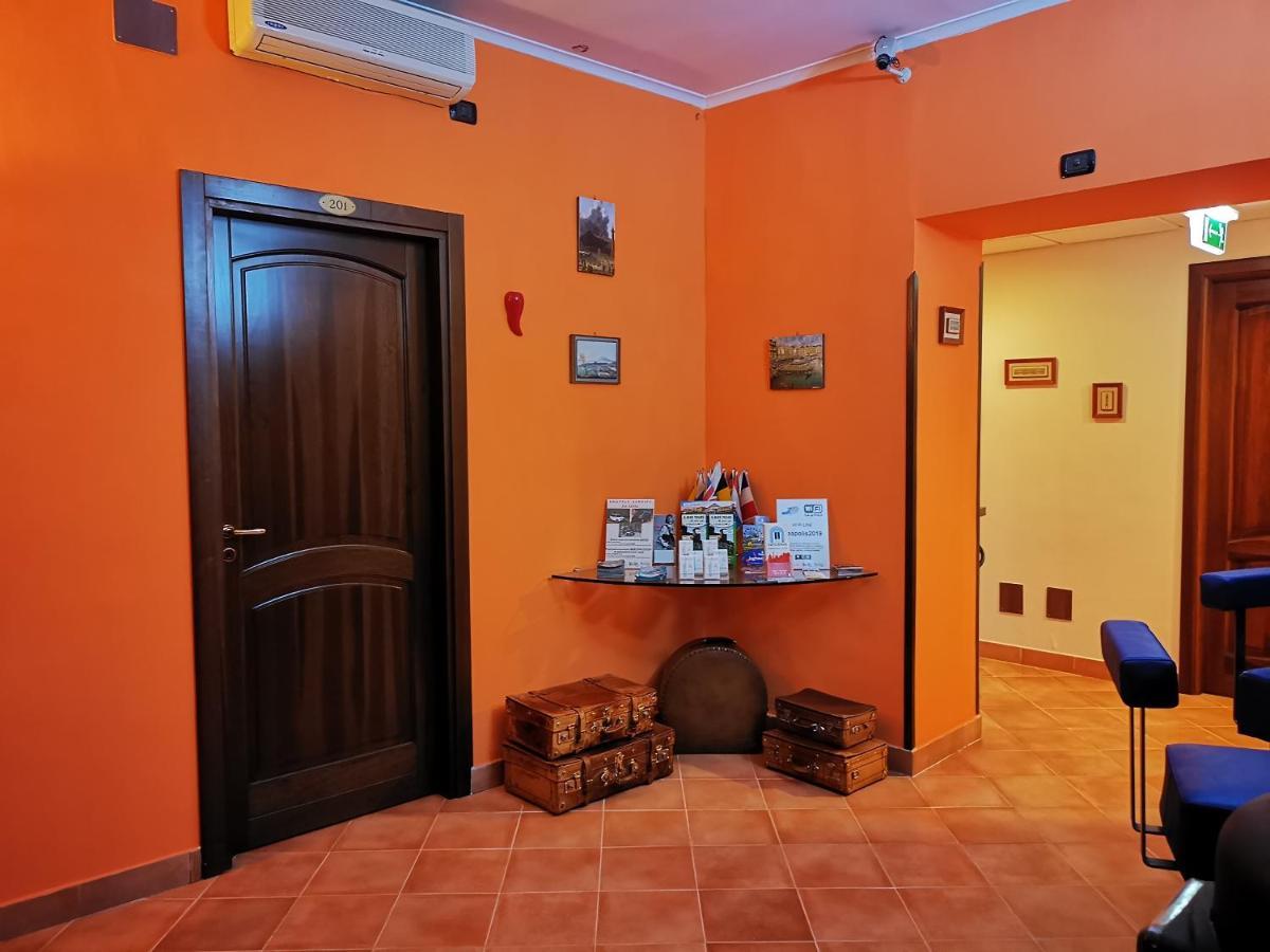 Hotel Neapolis מראה חיצוני תמונה