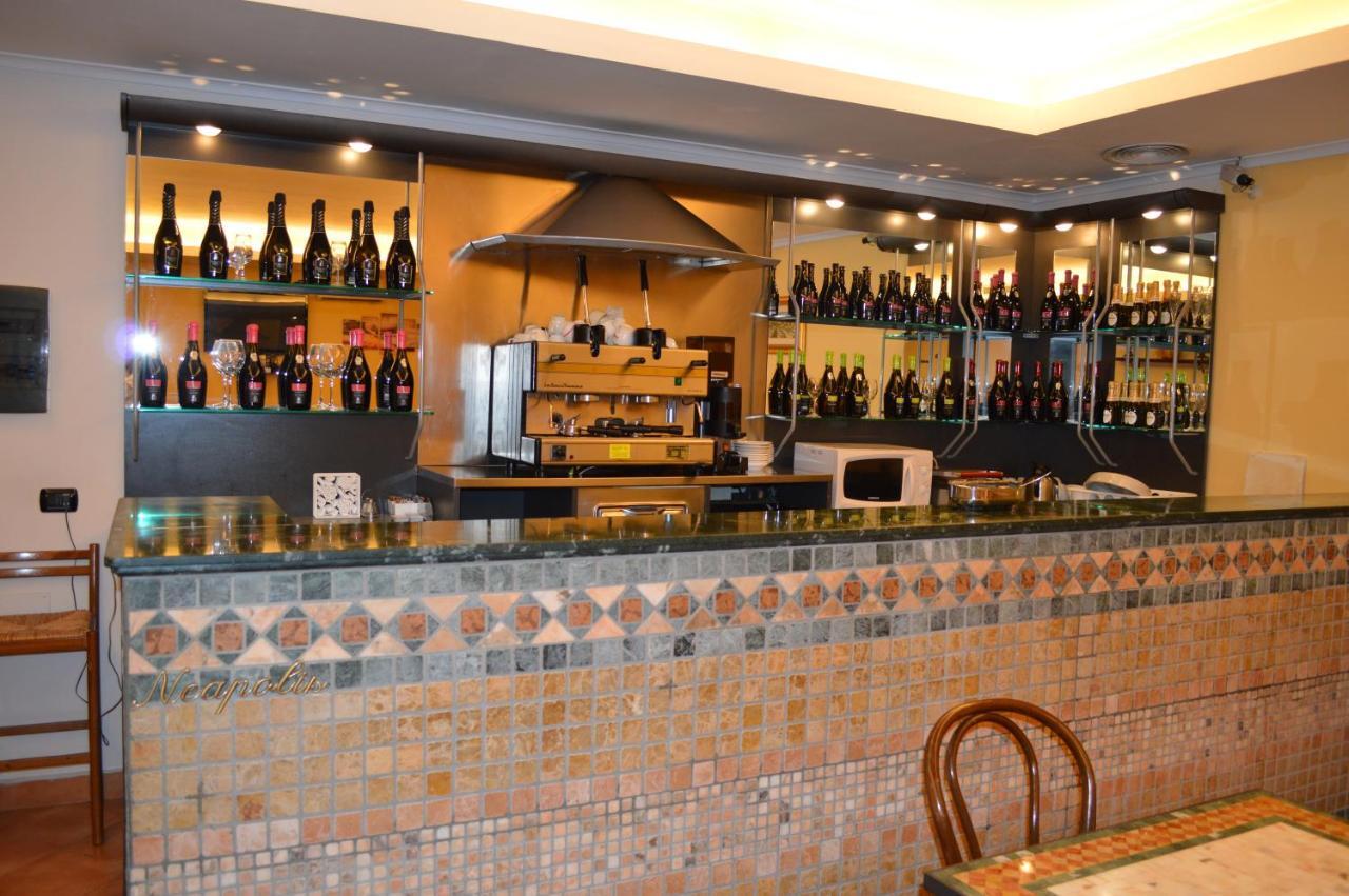 Hotel Neapolis מראה חיצוני תמונה